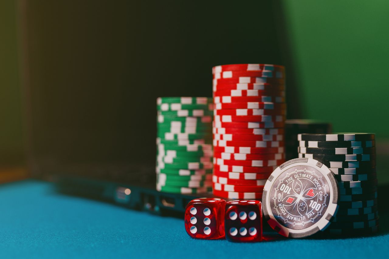 Online casino table
